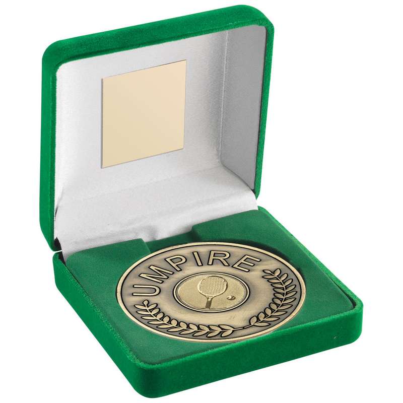 GREEN VELVET BOX AND 70mm ANT GOLD UMPIRE MEDALLION WITH TENNIS INSERT – 4in